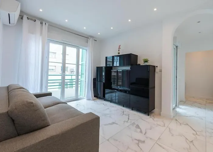 Louis Gallet Centre Juan Les Pins 50m Des Plages * Αντίμπ