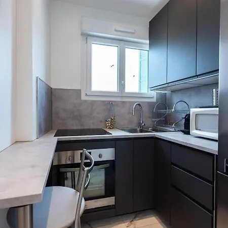 Louis Gallet Centre Juan Les Pins 50m Des Plages