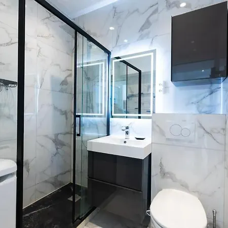 Louis Gallet Centre Juan Les Pins 50m Des Plages *