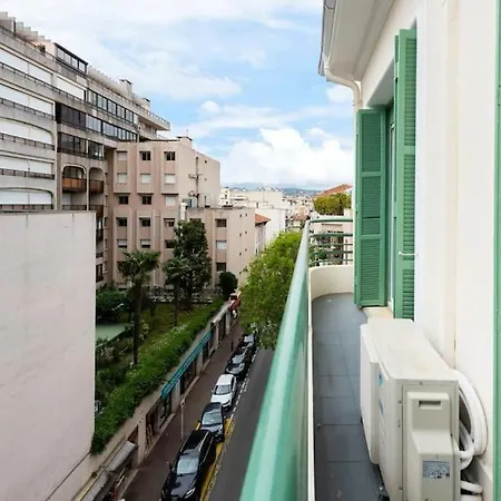 Апартаменти Louis Gallet Centre Juan Les Pins 50m Des Plages